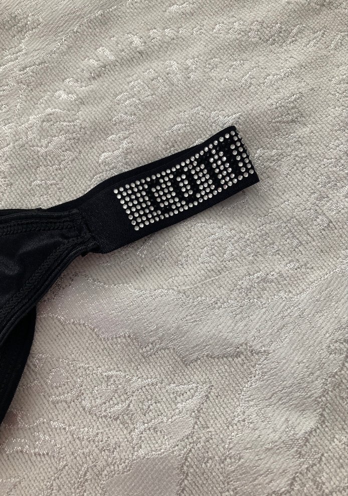 Siyah İç Çamaşır - Görsel 2