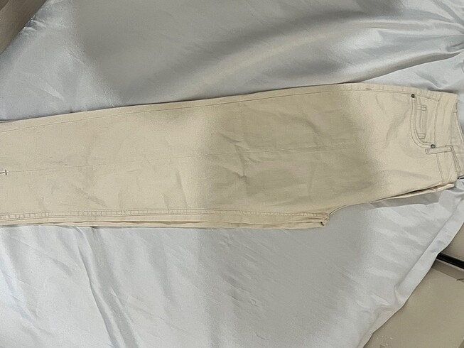 xl Beden Yırtmaç paça krem rengi pantolon