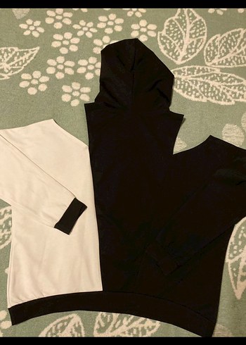 Siyah Beyaz Kapüşonlu Kadın Sweatshirt - Görsel 3