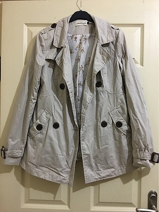 Stradivarius marka bej trenchcoat
