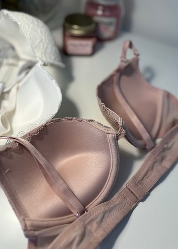 Bej ve Beyaz Dantel Detaylı push up 80B Sütyen etiketli - Görsel 3