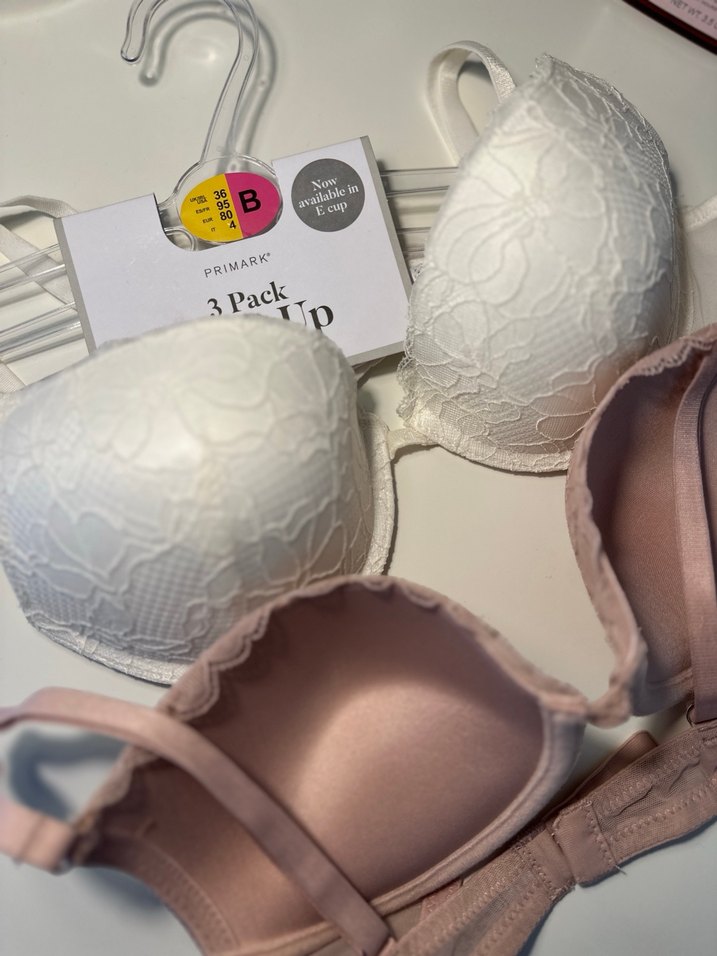 Bej ve Beyaz Dantel Detaylı push up 80B Sütyen etiketli - Görsel 5