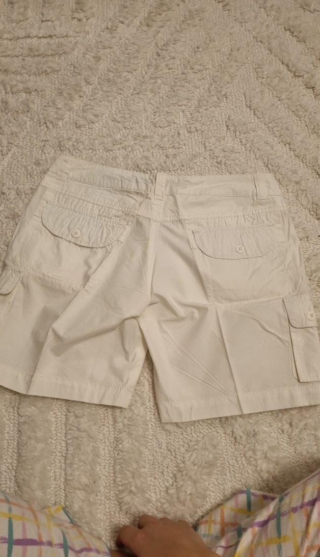 Kadın Beyaz Mini Bol Kesim Pamuklu Şort - Görsel 2