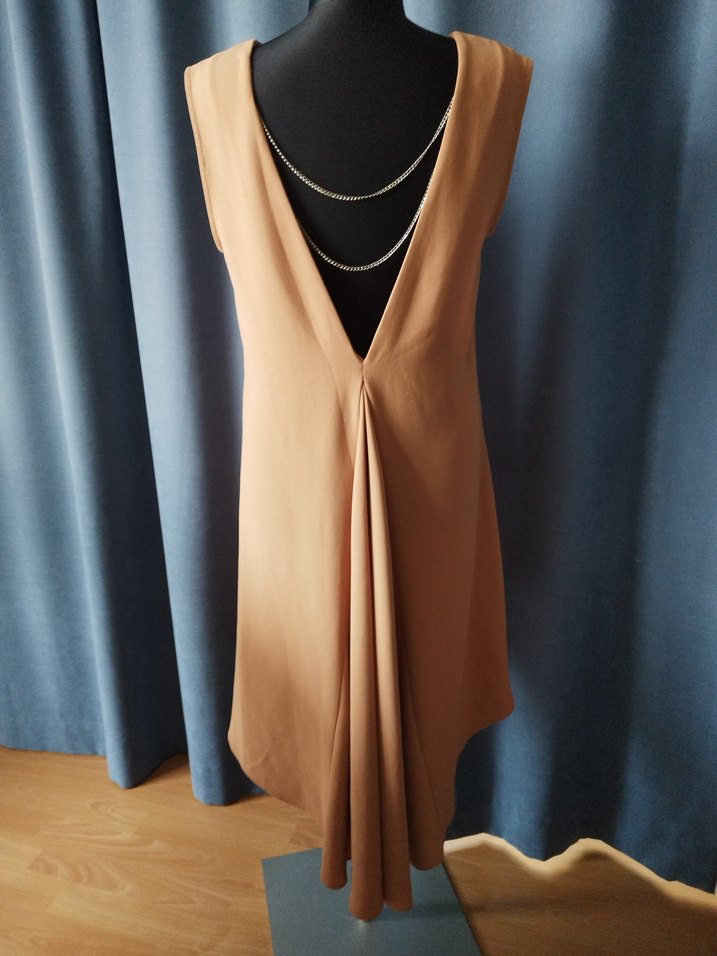 Roman Sırt Dekolteli Elbise - Görsel 4