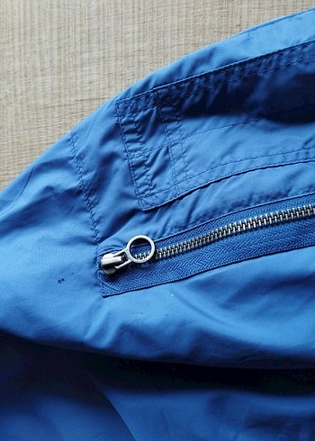 Zara Erkek Çocuk Mavi Kapüşonlu Fermuarlı Mont - Görsel 6