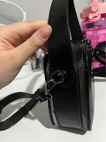 Siyah çanta - Görsel 2