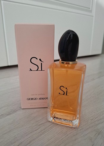 Giorgio Armani Si Kadın Parfümü 100 ml