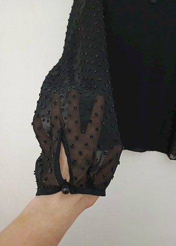 Trendyol & Milla Dantel Detaylı Siyah V Yakalı Bluz