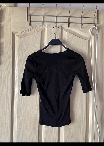 Siyah V Yaka Kısa Kollu Kadın bluz - Görsel 3