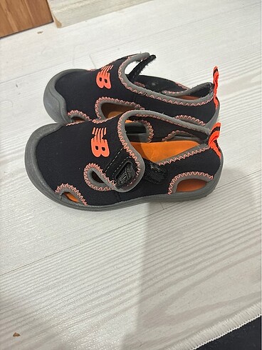 New Balance Sandalet