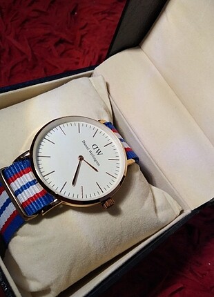 Daniel Wellington Daniel Wellington( bayan saati)