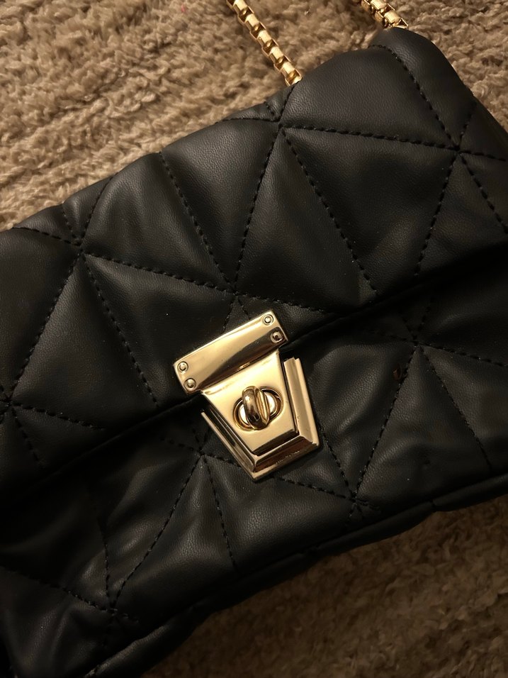 Siyah Deri Zincir Askılı çanta - Görsel 2