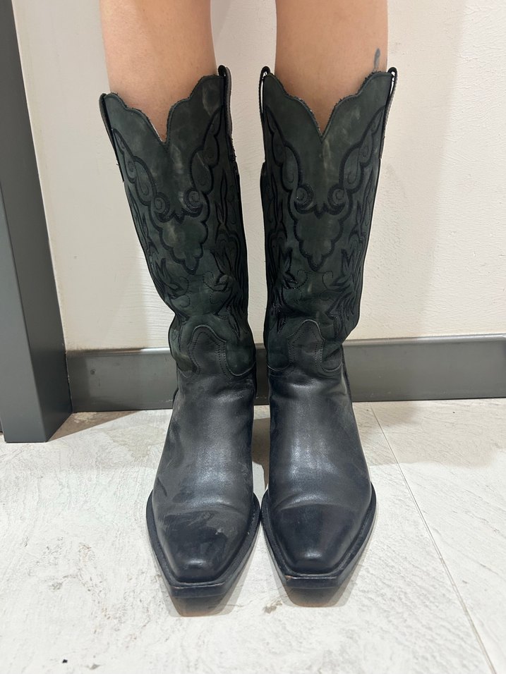 Siyah Deri Nakışlı Dizaltı Gotik Bot kovboy - Görsel 2