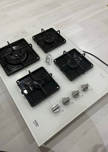 Beko 4'lü Beyaz Cam Ocak