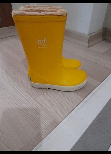 İgor yağmur botu
