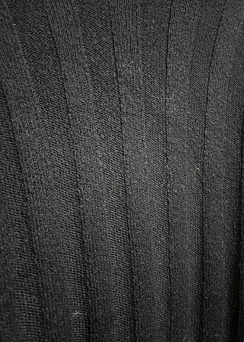 Siyah Yün Örgü Yüksek Yakalı Kadın Kazak - Görsel 2