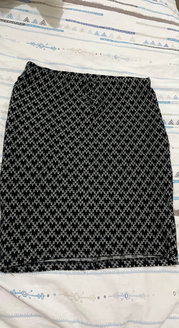 Desenli Siyah diz üstü  Etek - Görsel 3