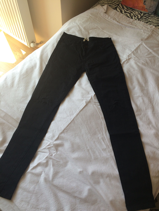 Siyah pantolon addax