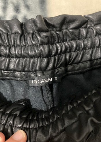 Kadın Siyah Deri Mini Şort - Görsel 2