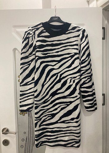 Uzun Kollu Zebra Desenli Elbise