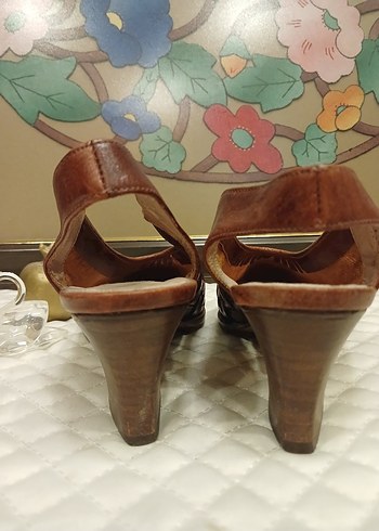 Kahverengi Deri Vintage Kadın Klasik Topuklu Ayakkabı - Görsel 4