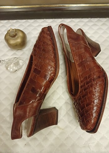 Kahverengi Deri Vintage Kadın Klasik Topuklu Ayakkabı - Görsel 3