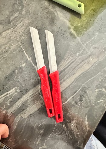 Kırmızı Saplı İki Meyve Bıçağı