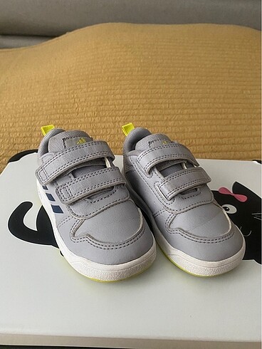 21 Beden gri Renk Adidas ayakkabı