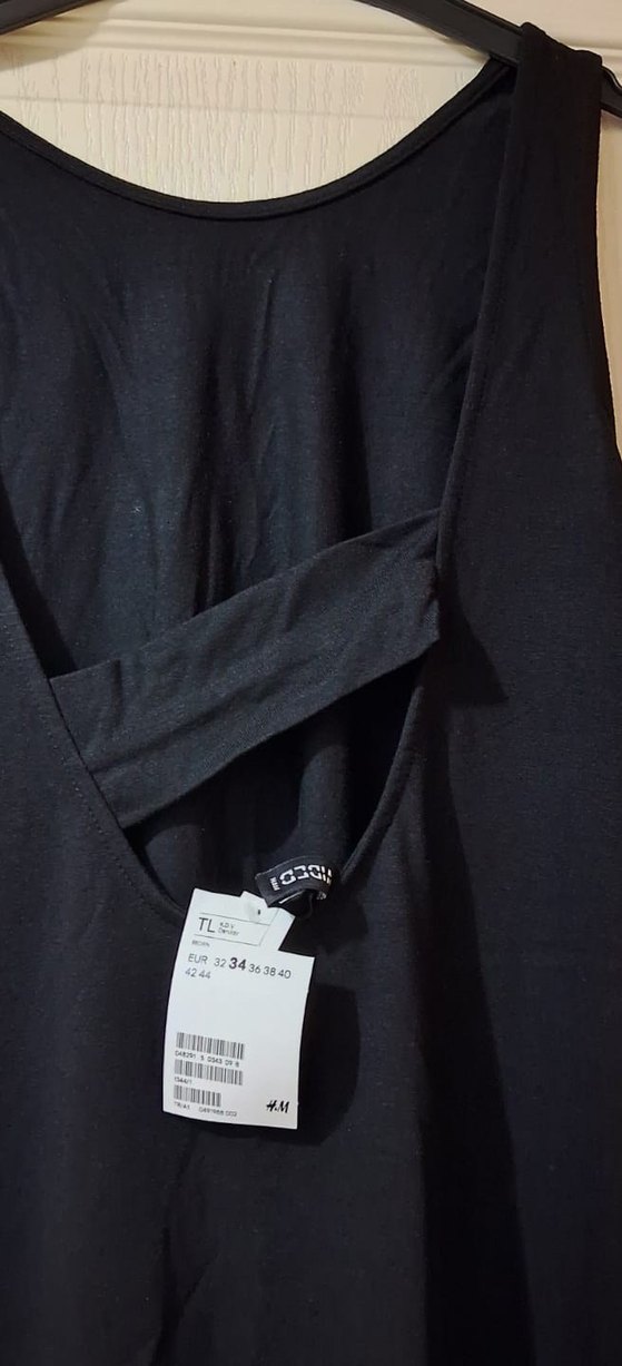 Siyah V sirt dekolteli Kolsuz Elbise - Görsel 2