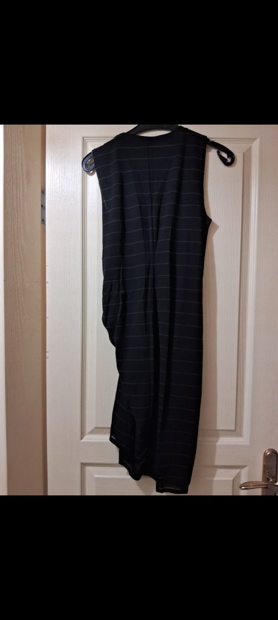 Drapeli Siyah Çizgili Midi Elbise - Görsel 3