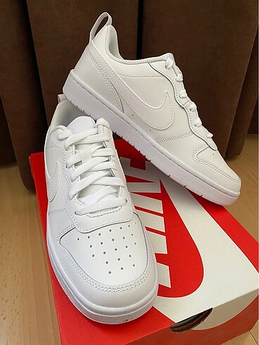 Nike Court Borough Low 2
