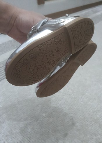 Kız Çocuk Gri Metalik Tokalı Babet - Görsel 7