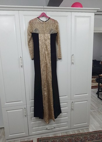 Altın Renkli Uzun Kollu Payetli Abiye Elbise - Görsel 9