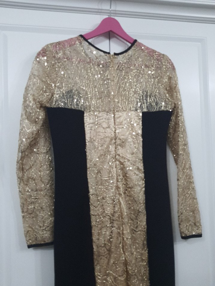 Altın Renkli Uzun Kollu Payetli Abiye Elbise - Görsel 4