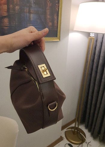 Kahverengi Süet Tokalı Kadın Çanta - Görsel 4