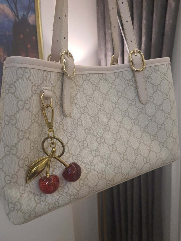 Zincir Detaylı Beyaz Deri Kadın Çanta - Görsel 5