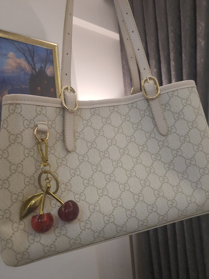 Zincir Detaylı Beyaz Deri Kadın Çanta - Görsel 3