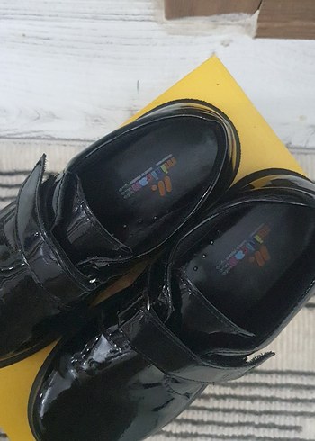 Erkek Çocuk Siyah Rugan Tokalı Ayakkabı - Görsel 3