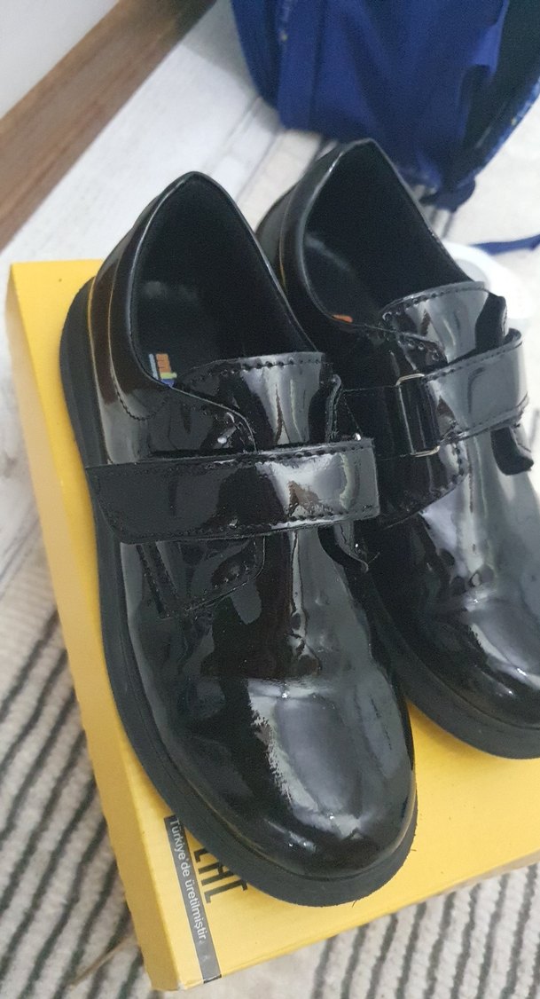 Erkek Çocuk Siyah Rugan Tokalı Ayakkabı - Görsel 2