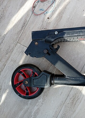 Beden 8yas üstü scooter