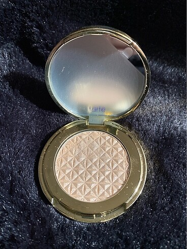 Tarte amazonian clay highlighter shimmer rengi