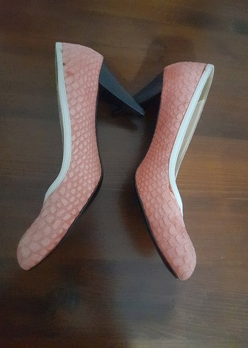 Pembe Yılan Desenli Topuklu Kadın Ayakkabı - Görsel 2