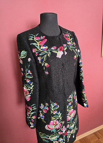 Nakışlı kaşe kaban - Görsel 3