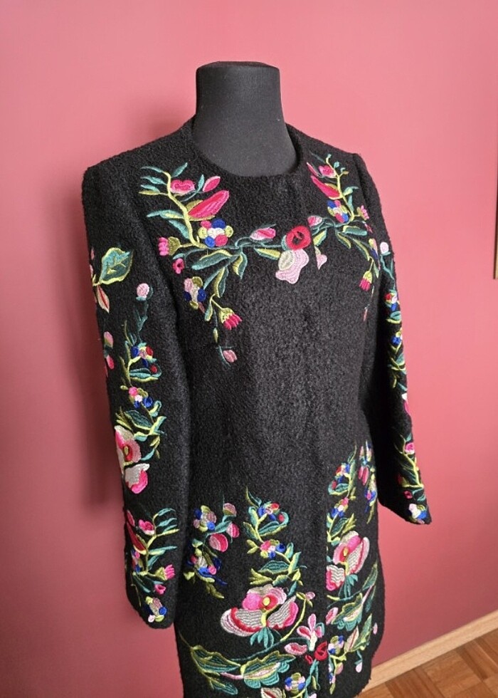 Nakışlı kaşe kaban - Görsel 3