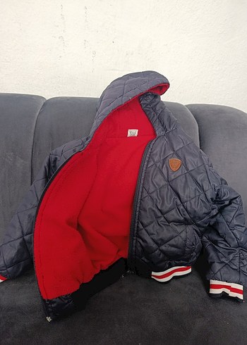 Kapitone Siyah Kapüşonlu Erkek Çocuk Mont - Görsel 3