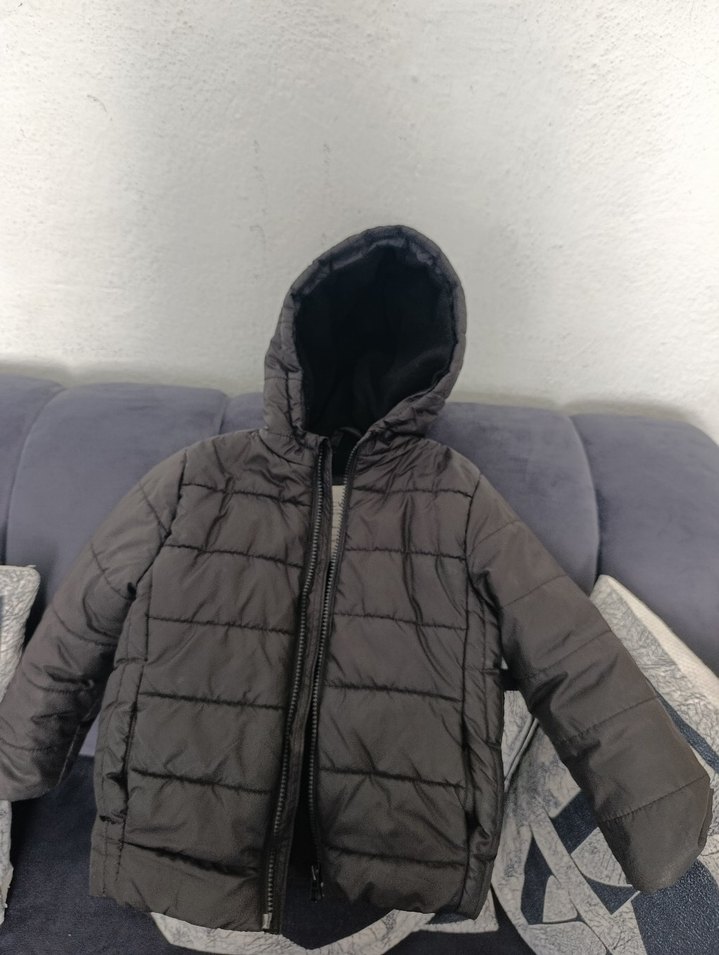 Kapüşonlu Siyah Erkek Çocuk Mont - Görsel 4