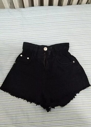 BERSHKA SİYAH KOT ŞORT