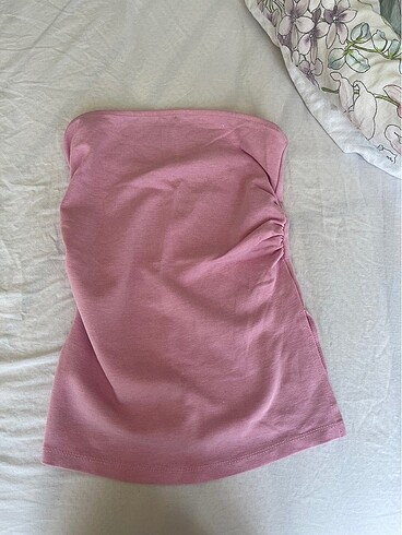 bershka pembe straplez yırtmaçlı üst