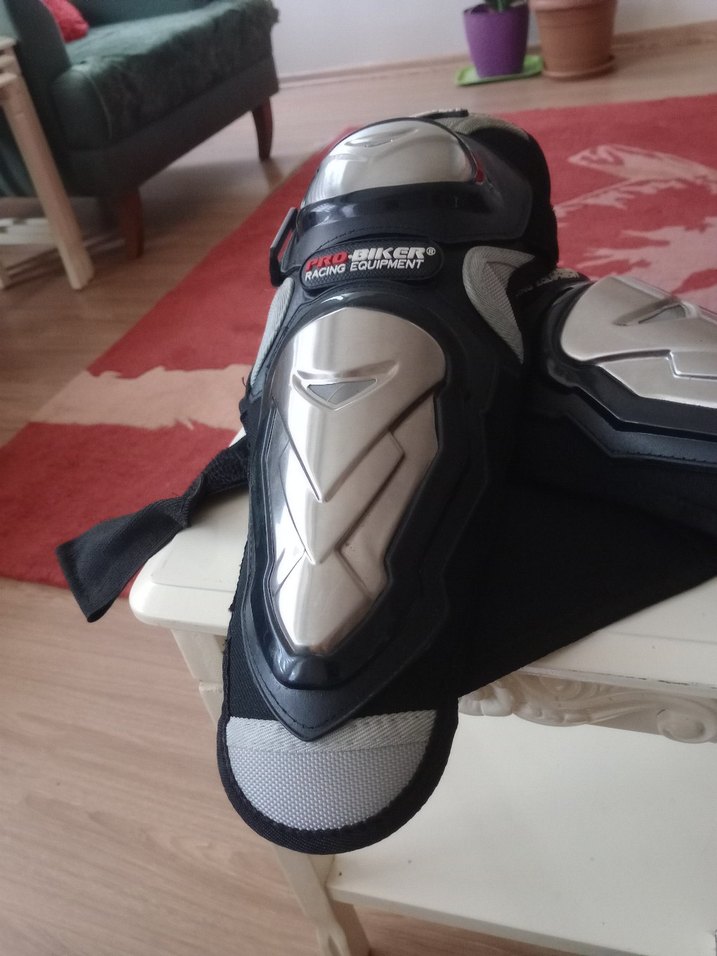 Gri Biker Diz Koruyucu Kayışlı - Görsel 2