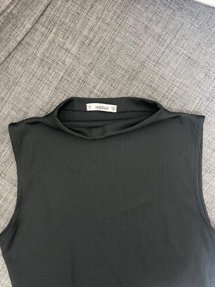 Siyah crop - Görsel 2